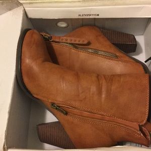 Shoes - Adorable brown ankle booties! Shoes - Adorable brown ankle booties!